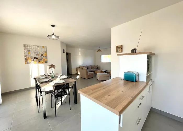 Hébergement de vacances Maison Neuve 2 - à Pied Du Centre-bourg - Fr-1-231-345